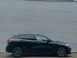 BMW 1 Serie BMW 1-serie 118i Sport Line/Aut/Navi/Xenon/Carplay/Sportstoelen/Stoelverwarming/CRUISE - afbeelding nr 2
