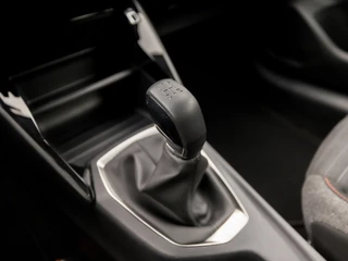 Peugeot 208 Peugeot 208 1.2 PureTech Sport (APPLE CARPLAY, GROOT NAVI, 360 CAMERA, LM VELGEN, SPORTSTOELEN, LANE ASSIST, LED KOPLAMPEN, PARKEERSENSOREN, NIEUWE APK, NIEUWSTAAT) - afbeelding nr 10