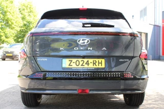 Hyundai Kona Hyundai Kona Electric Comfort-Smart 65.4 kWh|Navi|Camera|PDC|BSW|Winter|Rijklaa - afbeelding nr 3