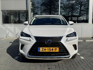 Lexus NX Panoramadak, Trekhaak, Navigatie  , All-in Rijklaarprijs - afbeelding nr 2