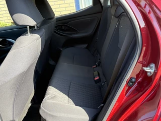 Toyota Yaris Toyota Yaris 1.5 Hyb. Dynamic ACHTER CAMERA-NAVI-BLUETOOTH - Allseason - afbeelding nr 13