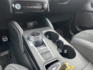 Ford Kuga Ford Kuga 2.5 PHEV Active X 243pk | Wegklapbare trekhaak | Winter Pack | AGR-stoelen | Adaptive cruise control | 2.100 kg trekgewicht - afbeelding nr 21