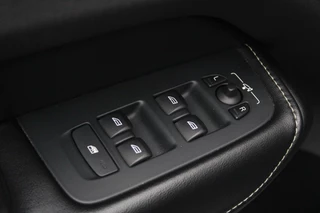 Volvo XC60 Volvo XC60 2.0 T8 Twin Engine AWD R-Design | Pano | Trekhaak - afbeelding nr 33