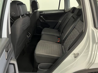Volkswagen Tiguan Volkswagen Tiguan 1.5 TSI Life Business / 150PK / NAVI / STOEL-STUURVERW. / PDC / 1800KG TREKG. - afbeelding nr 28