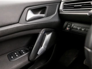 Peugeot 308 Peugeot 308 SW 1.2 PureTech Sport (PANORAMADAK, APPLE CARPLAY, GROOT NAVI, PARKEERSENSOREN, SPORTSTOELEN, GETINT GLAS, CRUISE, LANE ASSIST, NIEUWE APK, NIEUWSTAAT) - afbeelding nr 23