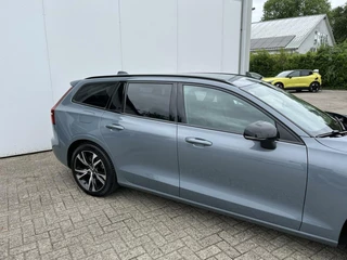 Volvo V60 Volvo V60 2.0 B4 Plus Dark|ACC|Blis|Stoel/stuurverw.|trekh.|PAS V/A| - afbeelding nr 3