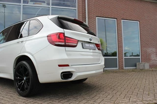 BMW X5 ➡️ BMW X5 xDrive50i F15 High Executive 7p M-sport | M-pakket | 2e eigenaar | Dakraam | Head-up | 20 inch | LED | Camera | 449 pk | 7 persoons | Harman-kardon | Keyless go/entry - afbeelding nr 41