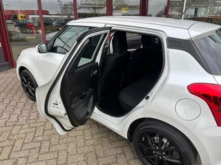 Suzuki Swift Suzuki Swift 1.2 STYLE SMART HYBR - afbeelding nr 18