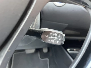 Toyota C-HR Toyota C-HR 1.8 Hybrid Bi-Tone | Navi | Stoelverwarming | Cruise Control - afbeelding nr 13
