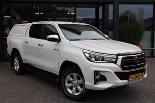 Toyota Hilux 2.4 D-4D DUBBEL CABIN EXECUTIVE A/T 5 SITZ ( EXPORT )