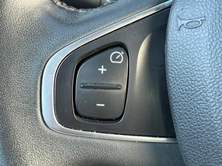 Renault Clio Renault Clio 1.2 TCe Limited | Volledig Onderhouden | Navigatie | Cruise Control | Climate Control | Stoelverwarming | Parkeersens - afbeelding nr 29