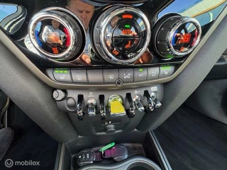 MINI Countryman Countryman 2.0  PHEV  Automaat 224 pk All4 Cooper SE  Business Edition Navigatie ,  Camera Achter , Parkeerhulp , Velgen , lederen bekelding met verwarming , Lage km stand 6.045 km ! - afbeelding nr 34