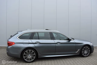 BMW 5 Serie BMW 520i Touring M-Sport Bluestone Pano Comfortstoel 360°Camera HUD Leder HiFi Adaptive LED 19
