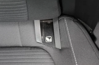 Ford Focus Ford Focus Wagon 1.0-125pk EcoBoost Mild-hybrid Titanium. Mooie, ruime, luxe en comfortabele Ford Focus wagon ! Volautm. airco dual, camera, stoel-, stuur- en voorraamverw., easy entry/easy go, cruise control, Isofix, side- en lane assist, parkeersensoren v+a, LM wielen etc. - afbeelding nr 26