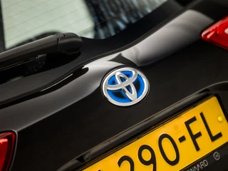 Toyota Yaris Automaat (NAVIGATIE, CLIMATE, CAMERA, SPORTSTOELEN, LANE ASSIST, XENON, CRUISE, NIEUWE APK, NIEUWSTAAT) - afbeelding nr 25