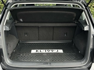 Volkswagen Golf Sportsvan Volkswagen Golf Sportsvan 1.0 TSI Connected Series, NL AUTO, NAP, ECC-AIRCO, NAVI, DODEHOEK, CRUISE, CAMERA, PARKEERSENSOREN, TREKHAAK, LICHTMETAAL 16