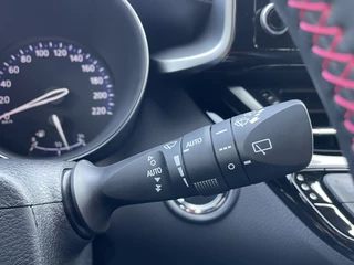 Toyota C-HR Toyota C-HR 2.0 Hybrid GR-Sport | Stuur + Stoelverwarming | Blindspot | JBL - afbeelding nr 16