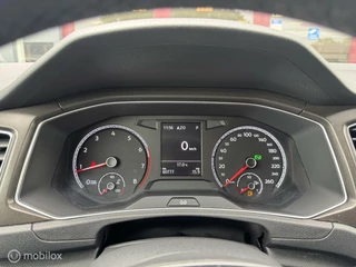 Volkswagen T-Roc Volkswagen T-Roc 1.5 TSI Style / Navigatie / Etc.. - afbeelding nr 12