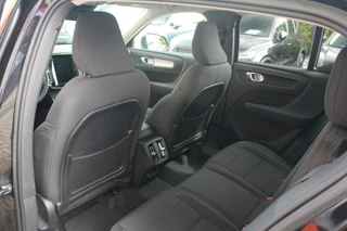 Volvo XC40 Volvo XC40 T3 Momentum Business | Parkeercamera | Stoelverwarming | Trekhaak | Pilot Assist | Keyless - afbeelding nr 17