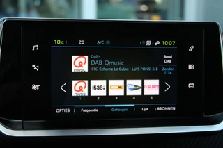 Peugeot e-208 Peugeot e-208 EV STYLE 136PK 50 kWh | 3-FASE | ACHTERUITRIJ CAMERA | DAB+ RADIO | CLIMATE CONTROL | CRUISE CONTROL | LICHTMETALEN VELGEN | APPLE CARPLAY/ANDROID AUTO | KEYLESS START | LED KOPLAMPEN | - afbeelding nr 23