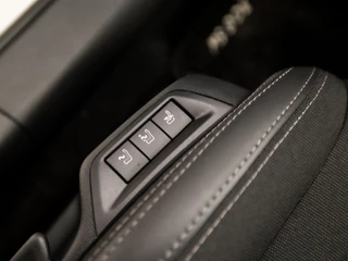 Peugeot 308 Peugeot 308 SW 1.2 PureTech Sport Automaat (PANORAMADAK, APPLE CARPLAY, STOELVERWARMING, ADAPTIVE CRUISE, SPORTSTOELEN, KEYLESS, GETINT GLAS, TREKHAAK, 360 CAMERA, NIEUWSTAAT) - afbeelding nr 32