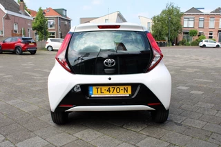 Toyota Aygo Toyota Aygo 1.0 VVT-i x-play - afbeelding nr 4