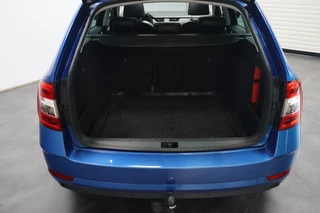 Škoda Octavia Škoda Octavia Combi 1.0 TSI Ambition Business | Panoramadak | Camera | Navi | Leder - afbeelding nr 24