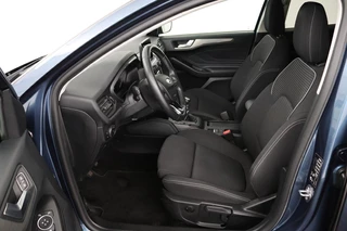 Ford Focus Ford Focus 1.5 EcoBoost Titanium | Stoel & stuurverwarming |  Adaptive cruise | Full LED | Camera | Trekhaak | Carplay | Climate control - afbeelding nr 4