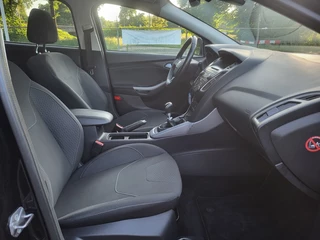 Ford Focus Ford Focus Wagon 1.5 Titanium Edition Eerste eigenaar Automatische airco Stoelver - afbeelding nr 20