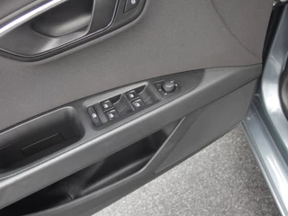 SEAT Leon TREKHAAK / NAVI / CLIMA / CARPLAY / PDC / BLUETOOTH / CRUISE / NL-AUTO - afbeelding nr 27