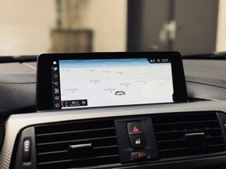 BMW 3 Serie BMW 3 Serie Touring 320i Edition M-Sport | Leder | NaviProf | CarPlay - afbeelding nr 17