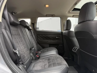 Mitsubishi Outlander Mitsubishi Outlander 2.4 PHEV Intense+ | Panorama | Apple Carplay | Trekhaak | - afbeelding nr 15