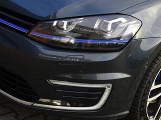 Volkswagen Golf Volkswagen Golf TSI GTE 204PK DSG / RNS / LED *NAP* - afbeelding nr 38