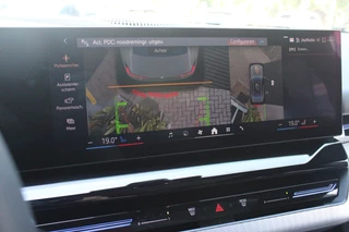 BMW 5 Serie BMW 5-serie 530e M-SPORT PRO 300PK (nieuw model) | PANORAMA DAK | M-SPORT PAKKET | M-SPORT AERODYNAMICA |  M-SPORT NAPPALEDEREN STUURWIEL MET SPORTBOOST FUNCTIE | BMW SHADOWLINE ADAPTIEVE LED KOPLAMPEN | ELEKTRISCH BEDIENBARE ACHTERKLEP |  BMW INDIVIDIUAL HIGH GLOSS EXTERIEUR RAAMLIJST AFWERKING | BMW LIVE COCKPIT PROFESSIONAL | ELEKTRISCH VERSTELBARE VOORSTOELEN MET VENTILATIE / VERWARMING EN GEHEUGEN OP DE BESTUURDERSSTOEL |  ACHTERBANKVERWARMING | 4-ZONE CLIMATE CONTROL | DONKER GETINTE ACHTERRUITEN | DONKERE HEMELBEKLEDING | DRIVE ASSISTANT | HARMAN KARDON Hi-Fi GELUIDSSYSTEEM| DRAARLOZE TELEFOONLADER | DRAADLOOOS APPLE CARPLAY / ANDROID AUTO | KLASSE 3 ALARM | COMFORT ACCESS | 20