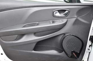Renault Clio Renault Clio ESTATE 0.9 TCE ZEN / NL AUTO / NAVI / PDC / TREKHAAK - afbeelding nr 11