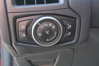 Ford Focus Climate control , Navigatie , Cruise control , LED dagrijverlichting Parkeersensoren V+A , Voorruitverwarming - afbeelding nr 28