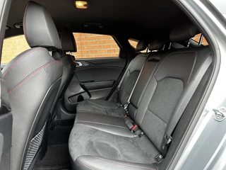 Kia ProCeed Kia ProCeed 1.6 T-GDi 204pk Automaat GT Kia ProCeed 1.6 T-GDi GT Navigatie Climate Control Electrisch bediendbare achterklep Adaptive Cruise Control Camera Dab Keyless start - afbeelding nr 19