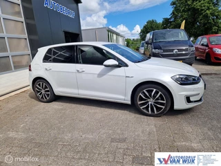 Volkswagen e-Golf Volkswagen e-Golf 36kWh | Warmtepomp | Navigatie |trekhaak - afbeelding nr 3