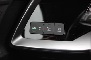 Audi A3 Audi A3 Limousine 30 TFSI S edition / Panoramadak / Camera / Head-up / Luxe Leder / B&O / Carbon spoiler / Dodehoek / Navigatie / ACC / DAB - afbeelding nr 33