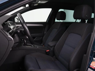 Volkswagen Passat Volkswagen Passat 1.4 TSI PHEV GTE | Panoramadak | Stoelverwarming |  Trekhaak | Side Assist | Camera | Carplay | Adaptive cruise | Park Assist | Matrix LED | Massage - afbeelding nr 5