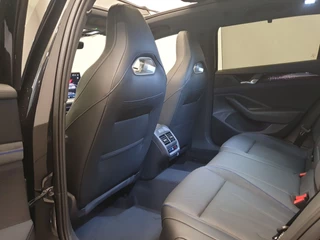 Volkswagen Passat Volkswagen Passat Variant 1.5 eHybrid 272pk DSG/AUT R-Line Wegklapbare trekhaak, Panoramadak, Leder - afbeelding nr 29