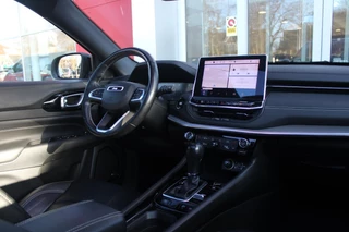 Jeep Compass Jeep Compass 4xe 240PK Plug-in Hybrid S | PANORAMISCH SCHUIF/KANTELDAK | ALPINE AUDIO SYSTEM | ELEKTRISCH VERSTELBARE VOORSTOELEN | 360° CAMERA | KEYLESS ENTRY/START | LEDEREN BEKLEDING | DRAADLOZE APPLE CARPLAY/ANDROID AUTO | NAVIGATIE | DODEHOEK DETECTIE | DRAADLOZE TELEFOONLADER | STOEL/STUUR VERWARMING | 19