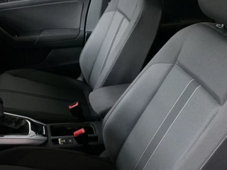 Volkswagen T-Roc Volkswagen T-Roc 1.5 TSI 150PK CARPLAY NAVI STOEL VERW. LED VIR.COCKPIT 03/2024 