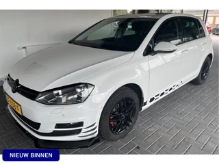 Volkswagen Golf Volkswagen Golf 1.2 TSI / Uitlaatklep / Adaptive Cruise / Stoelverwarming / Spoiler Pakket - afbeelding nr 1