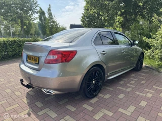 Suzuki Kizashi Suzuki Kizashi 2.4 Sport / Navigatie / Panoramadak / Luxe - afbeelding nr 20
