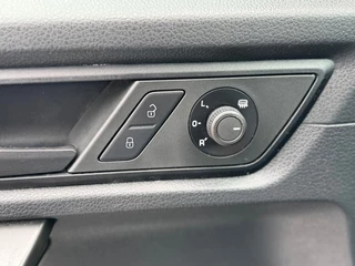 Volkswagen Caddy Volkswagen Caddy 2.0 TDI 102PK DSG automaat / Standkachel / Airco / Trekhaak / Stoelverwarming - afbeelding nr 17