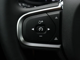 Volvo V60 Volvo V60 2.0 T6 Essential Edition | Driver Assist | Leder | Climate | 19