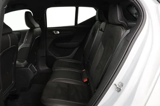 Volvo XC40 Volvo XC40 1.5 T3 R-Design | Stoel & stuurverwarming |  Trekhaak | Camera | Navigatie | Achterbankverwarming | Leder/Alcantara | Full LED - afbeelding nr 9