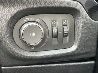 Opel Corsa Opel Corsa 1.2 Edition # Rijklaar # Navigatie | Parkeersensoren | armsteun - afbeelding nr 15
