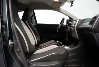 Toyota Aygo Aygo X-play | Automaat | All-Weather Banden | 2e eigenaar - afbeelding nr 17